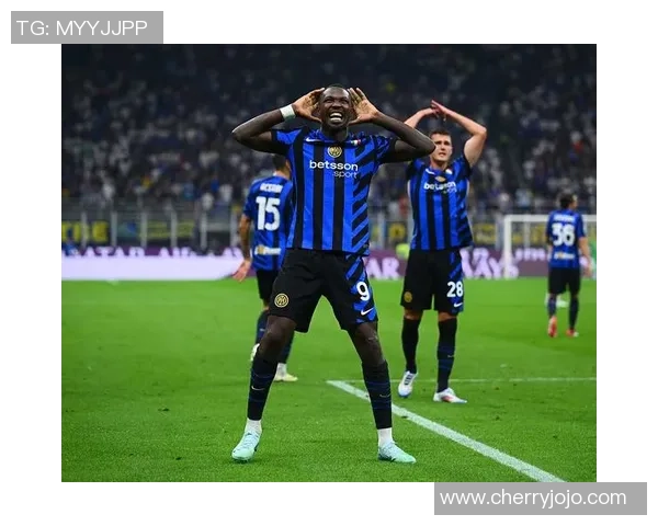 国王杯决赛国米与曼城激战成和逆转瞬间引发全场热烈反响