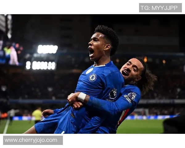 本菲卡狂胜切尔西5-1帽子戏法引发争议判罚全场沸腾