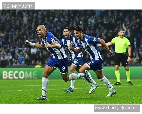 西甲激战:多特蒙德6-2大胜切尔西补时进球点燃全场激情